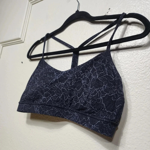 Lululemon Flow Y Bra *Nulu Sport Bra Size 10 Outdoors Gym Athletic Running - Picture 4 of 8